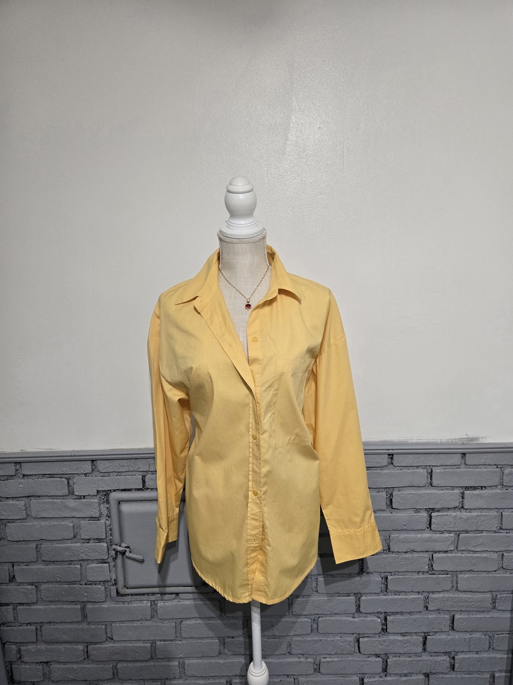 Abercrombie & Fitch Soft Yellow Button-Down Blouse